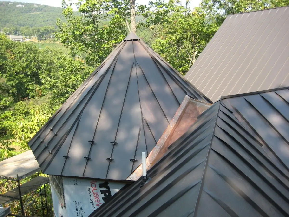 Professional Roof Tarp Installation by Craftsman Roofing in Earle